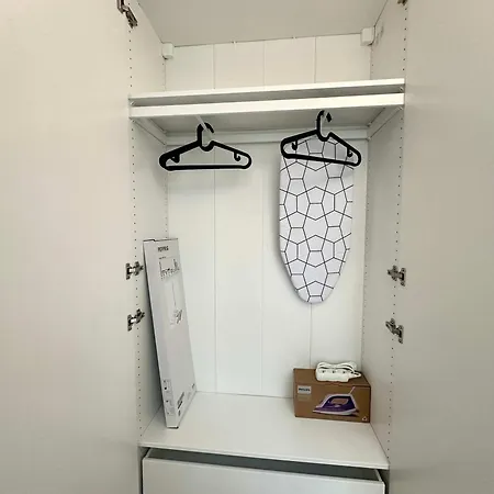 New 414 Grant - Cosy Center Apartment